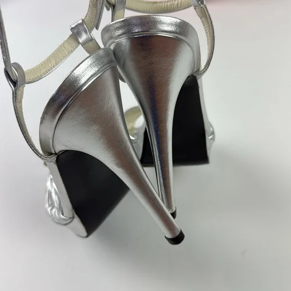 New in box Stuart Weitzman silver “Single” platform ankle strap crystal detail 6 - Picture 6 of 10